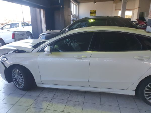 Ford- Fusion - Image 8