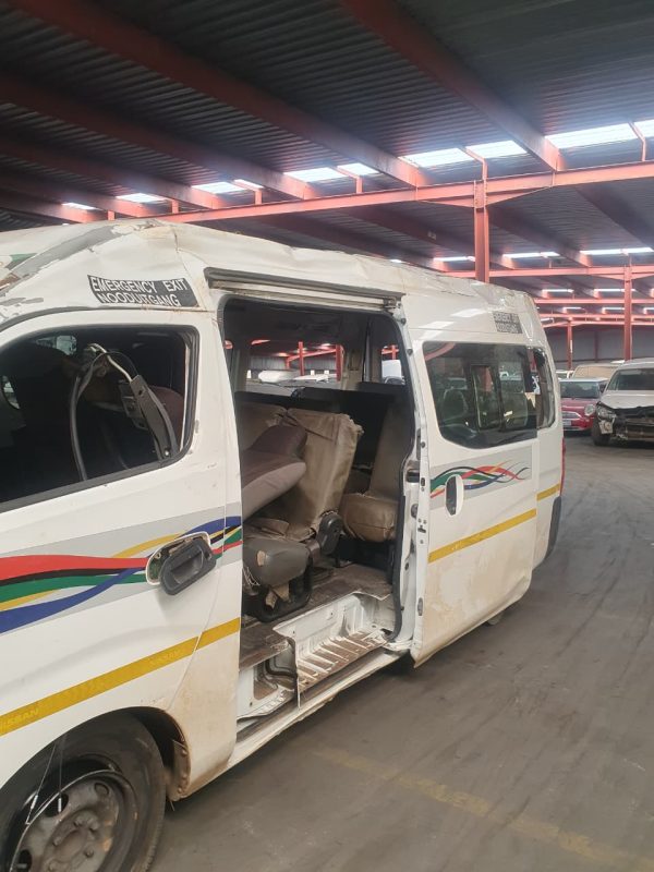 Nissan NV-350 - Image 10
